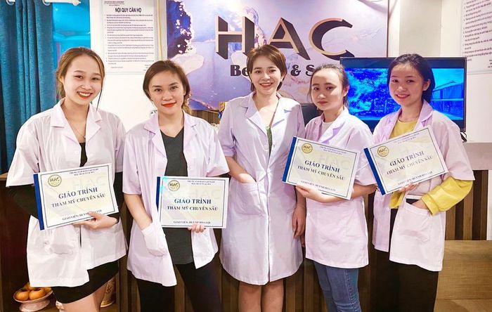 Hình ảnh 2 của HẠC Beauty & Spa