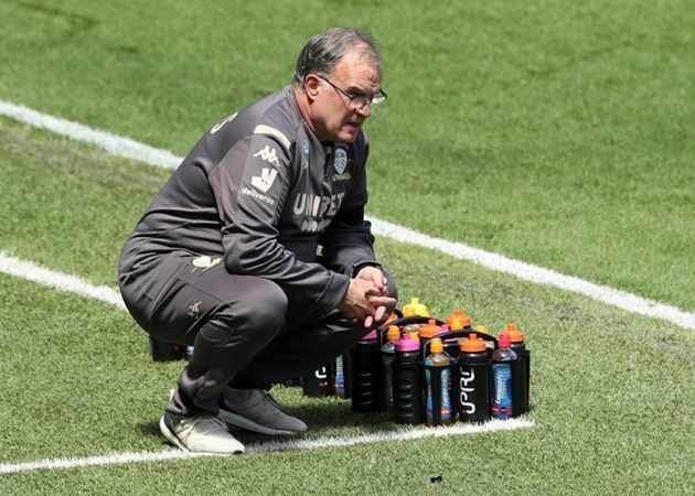 Bielsa đang đối mặt với nhiệm vụ trụ hạng cùng Leeds United ảnh 1