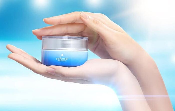 Hình ảnh 2 của Kem Trị Nám Da Ban Đêm Sakura Transforming Cream Cao Cấp