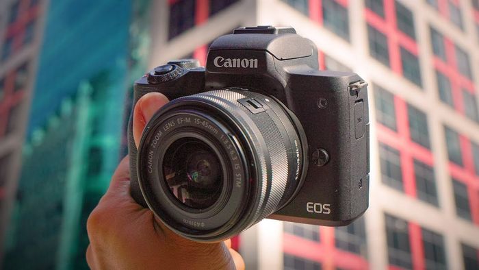 So sánh hiệu suất giữa Canon M50 và M50 Mark II