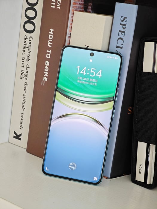 Mặt trước của vivo Y300 Pro 5G