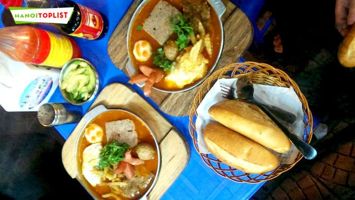 banh-mi-sot-vang-co-phuong-beo-Mytour