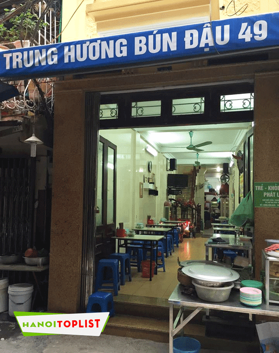 quan-bun-dau-mam-tom-trung-huong