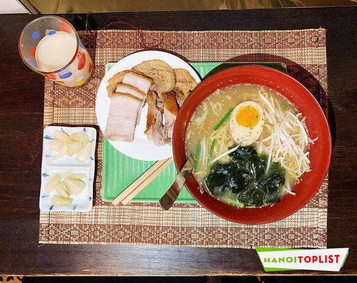 mi-ramen-ha-noi-moto-san-uber-noodle