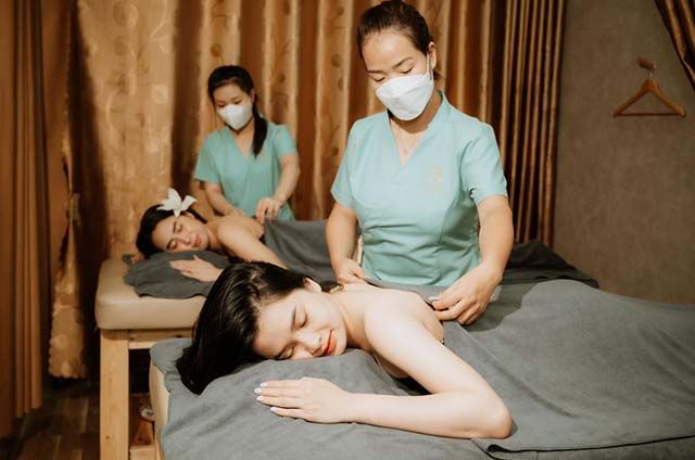 Gội đầu dưỡng sinh thảo dược tại Mint Spa quận 3