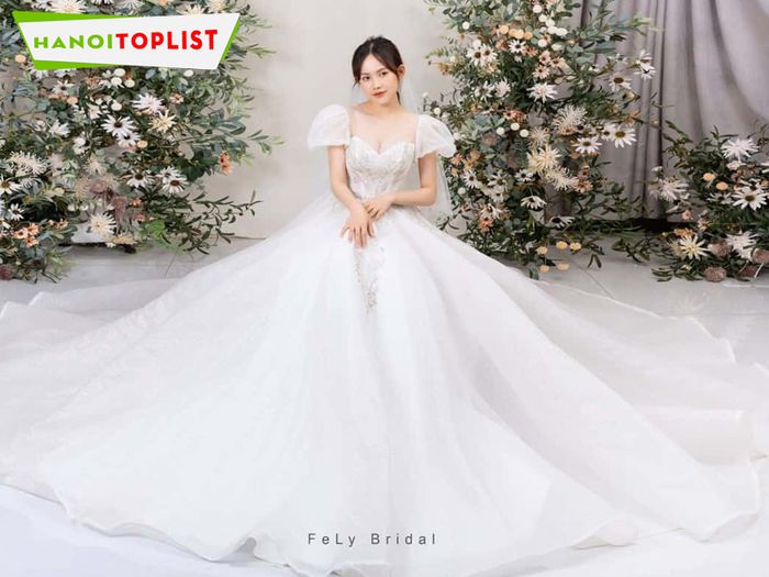 cho-thue-vay-cuoi-fely-bridal-Mytour