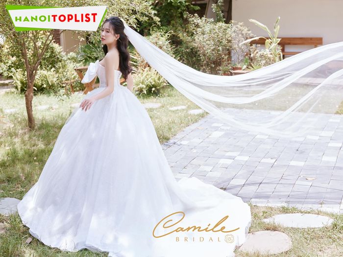 cho-thue-vay-cuoi-ha-noi-camile-bridal-Mytour