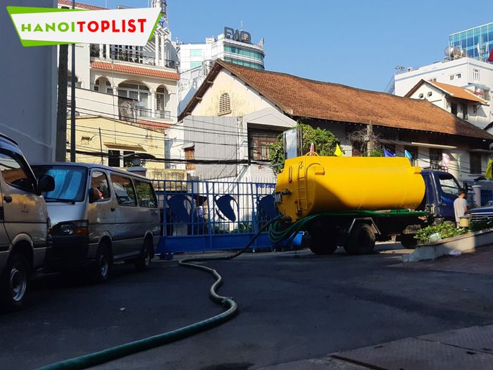 cong-ty-cp-ve-sinh-do-thi-hung-thinh-chuyen-thong-tac-cong-tai-ha-noi-Mytour