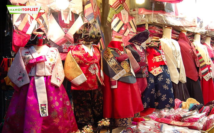 cho-thue-ao-dai-hanbok-yukata-vay-cuoi-gia-re-tai-ha-noi-Mytour