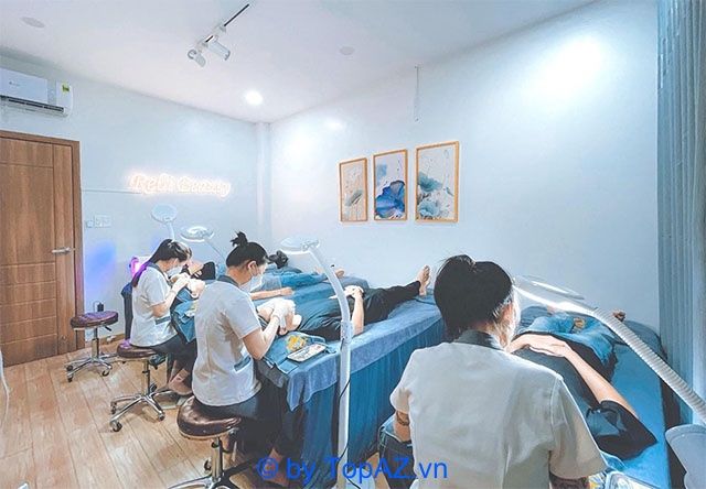 Spa Rebi Beauty tại Gò Vấp được đánh giá là địa chỉ hàng đầu để điều trị mụn cho nam giới tại TPHCM.