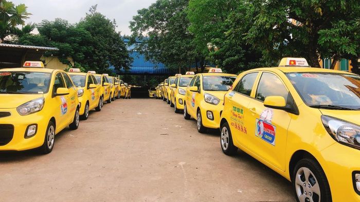 Taxi Sài Gòn với màu vàng nổi bật, mới lạ