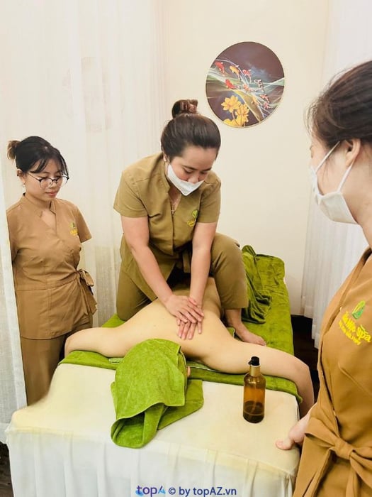 Massage trị liệu cho đau vai gáy tại TPHCM