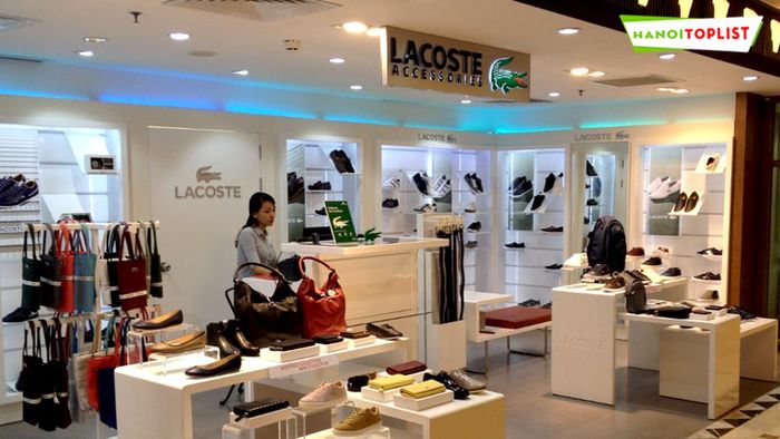 Tổng hợp thông tin hữu ích về thời trang Lacoste chính hãng từ Mytour - phần 1