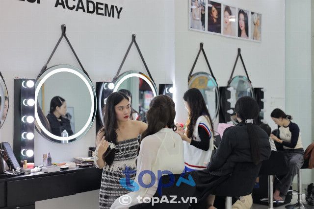 Lý Thảo Ly Wedding Makeup Academy tại Vinh