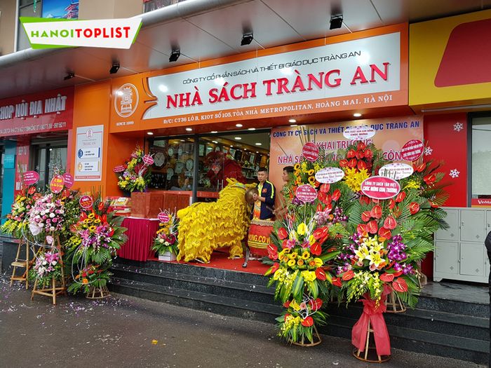 nha-sach-trang-an-dia-chi-ban-flashcard-trang-tai-ha-noi-Mytour