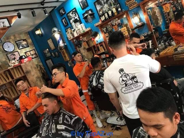 Đông Tây Barbershop