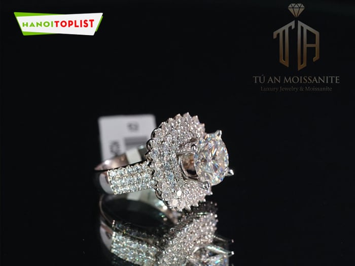 tu-an-moissanite-diamond-Mytour