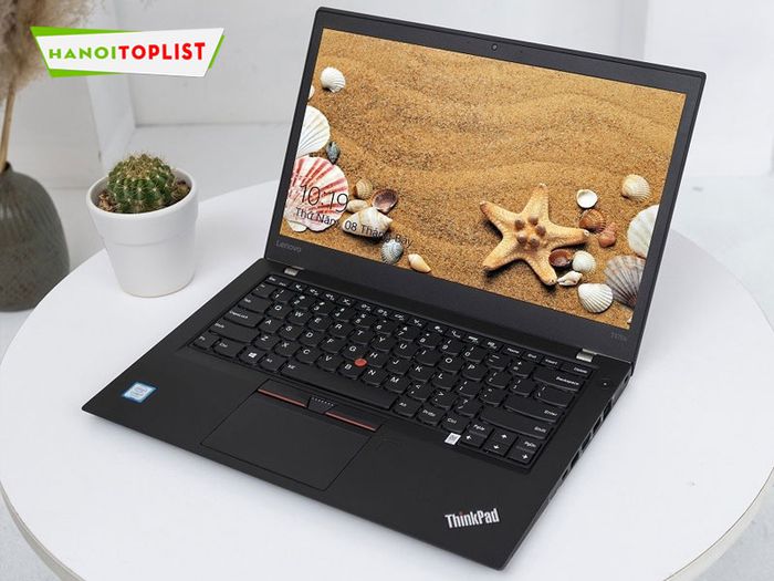 cua-hang-laptop-hitech-Mytour