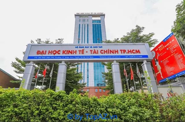 trường đại học hàng đầu về đào tạo ngoại ngữ tại TP.HCM