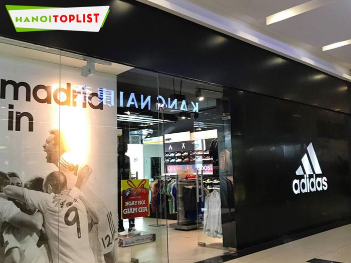 shop-adidas-savico-megamall-Mytour