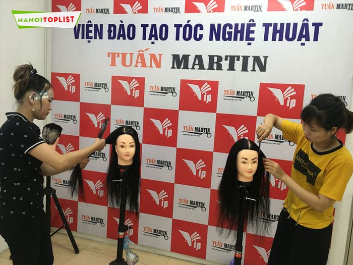 hoc-vien-toc-dao-tao-nghe-tuan-martin-Mytour