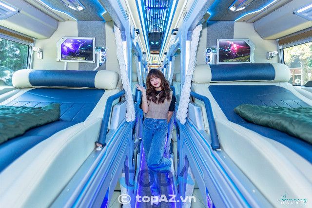 Limousine Amazing với giường đôi phục vụ chuyến đi Đà Lạt