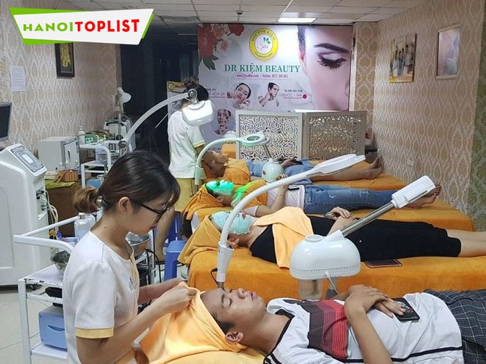 doctor-kiem-spa-he-thong-dao-tao-hoc-nghe-spa-tai-ha-noi-Mytour