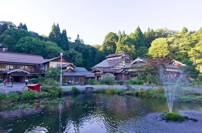 Tsuta onsen tại Công Viên Quốc Gia Towada Hachimantai ở vùng Tohoku, Nhật Bản