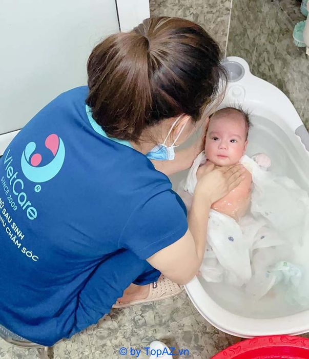 Dịch vụ tắm cho em bé tại nhà ở Hà Nội