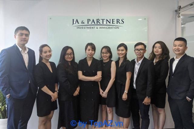 Đội ngũ nhân viên và chuyên gia tư vấn của JA & Partners