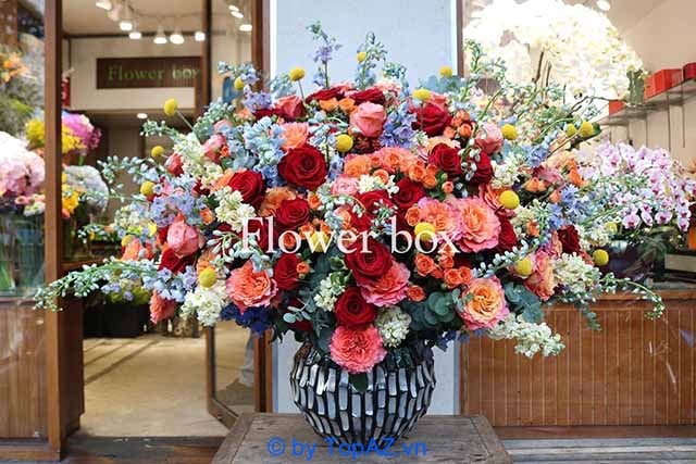 Tại Flower Box, mọi cảm xúc, từ sự thương tiếc đến niềm hạnh phúc và lòng biết ơn, đều được gửi gắm trọn vẹn trong từng bó hoa tươi.