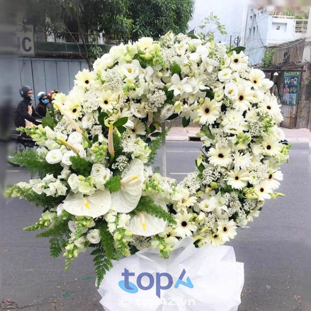 địa chỉ cung cấp hoa chia buồn giá rẻ tại Quận 3