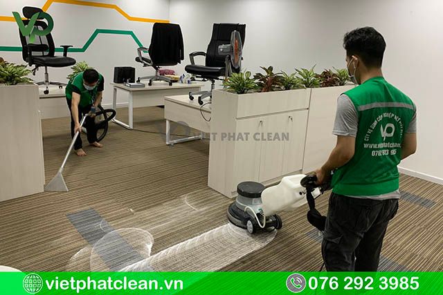 Việt Phát Clean cung cấp dịch vụ giặt thảm văn phòng tại TPHCM với giá cả hợp lý và chất lượng tốt nhất