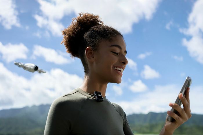 DJI Neo kết hợp với micro DJI Mic 2
