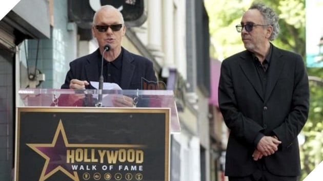 Michael Keaton Khen Ngợi Tim Burton Vì Đã Giúp Nhiều Người Kiếm Được Khoản Tiền Lớn Từ Phim Siêu Anh Hùng