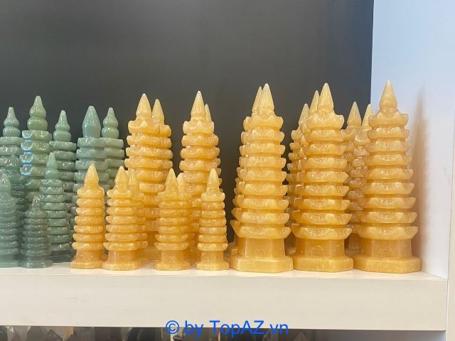 Tháp Văn Xương từ đá Canxit là một sản phẩm phong thủy được chế tạo hoàn toàn từ đá tự nhiên bởi các nghệ nhân của Thạch Anh Việt.