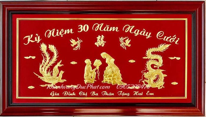 Khánh vàng kỷ niệm ngày cưới đẹp