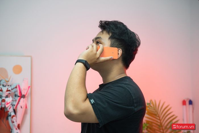Một điểm mạnh khác của điện thoại cục gạch là pin lâu dài, giúp bạn không phải sạc nhiều lần.