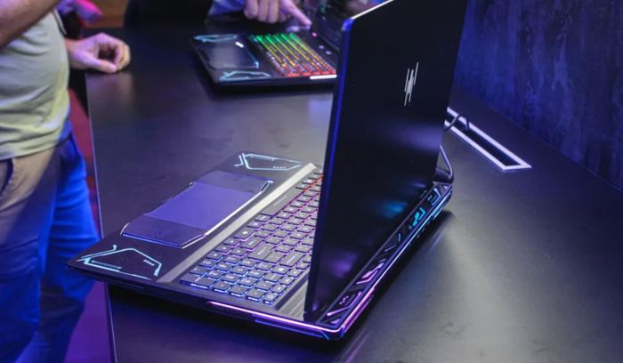 Laptop DualPlay còn được trang bị nhiều đèn RGB đẹp mắt.