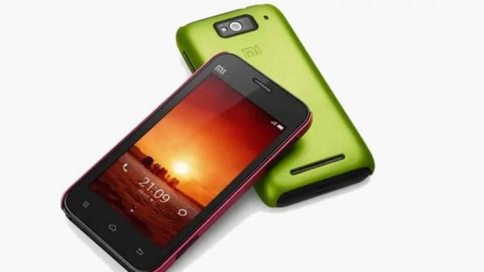 chiếc điện thoại Mi 1 đầu tiên