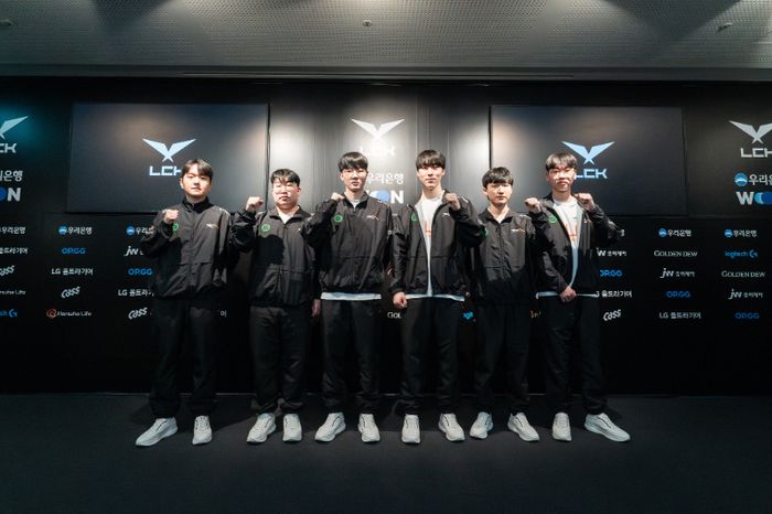 GenG đối đầu với HLE