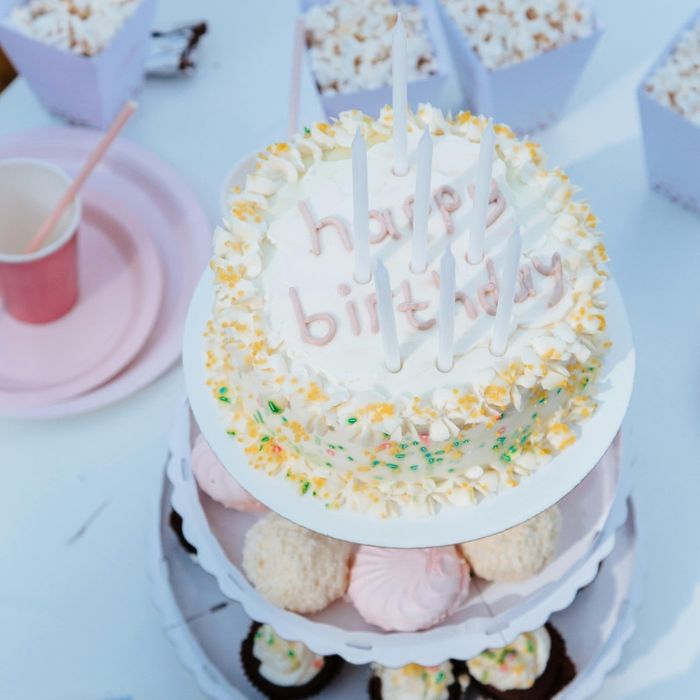 Các mẫu bánh sinh nhật xinh xắn dành cho bé gái