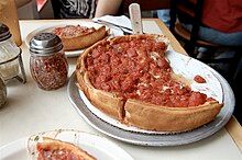 Một chiếc pizza đế sâu ở California