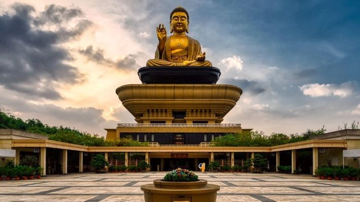 Tượng Đại Phật Quang Sơn cao nhất thế giới.