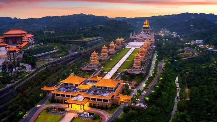 Phật Quang Sơn Tự nổi bật với lối kiến trúc độc đáo và đầy ấn tượng.