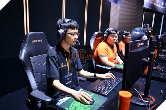 LMHT: Riot Games làm ấm lòng cộng đồng bằng cách ủng hộ một game thủ vượt qua thử thách