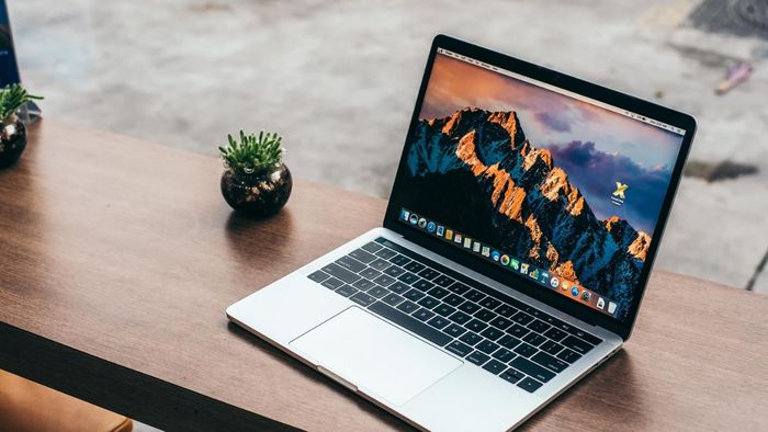 Nguyên nhân gây hở sáng trên màn hình MacBook