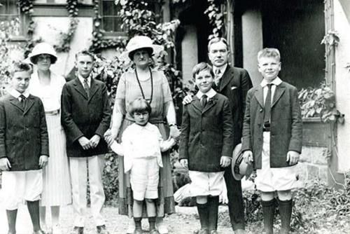 Rockefeller đã trở nên giàu có và hưng thịnh đến tận 6 đời