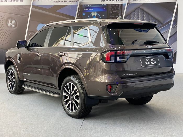 Hình ảnh Ford Everest Platinum 3.jpg