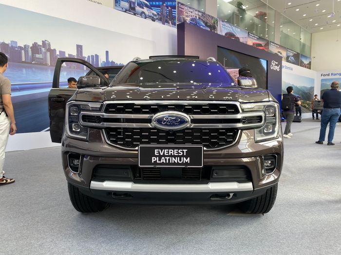 Hình ảnh Ford Everest Platinum.jpg